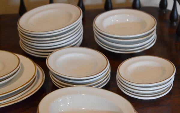 Extensive Victorian child’s toy dinner service - Image 5
