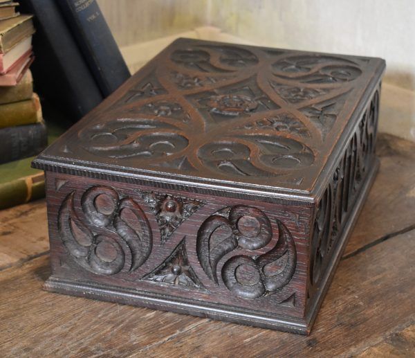 Fine carved oak Gothic Revival box - Image 6