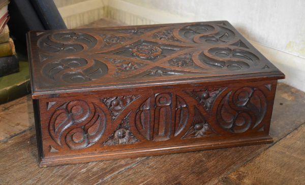 Fine carved oak Gothic Revival box - Image 5