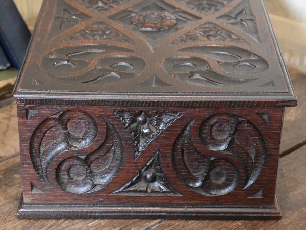 Fine carved oak Gothic Revival box - Image 4