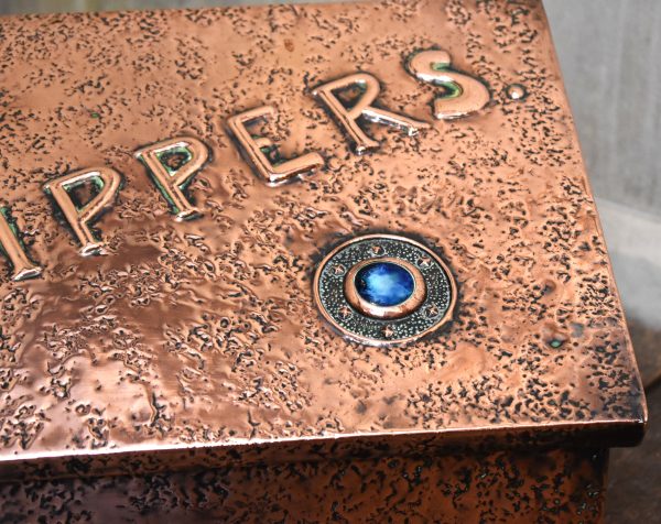 Arts and Crafts copper slipper box - Image 7