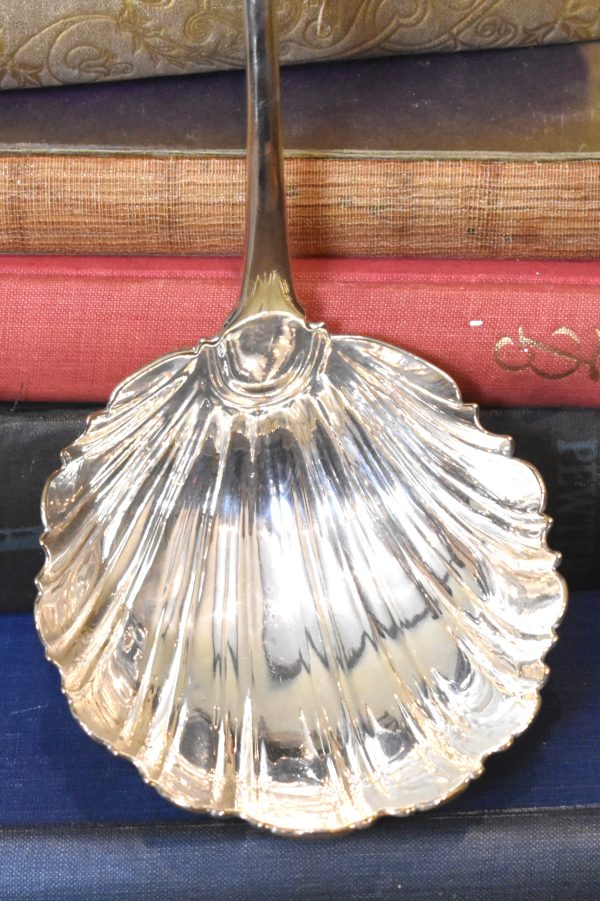 Large Georgian silver ladle - Image 2