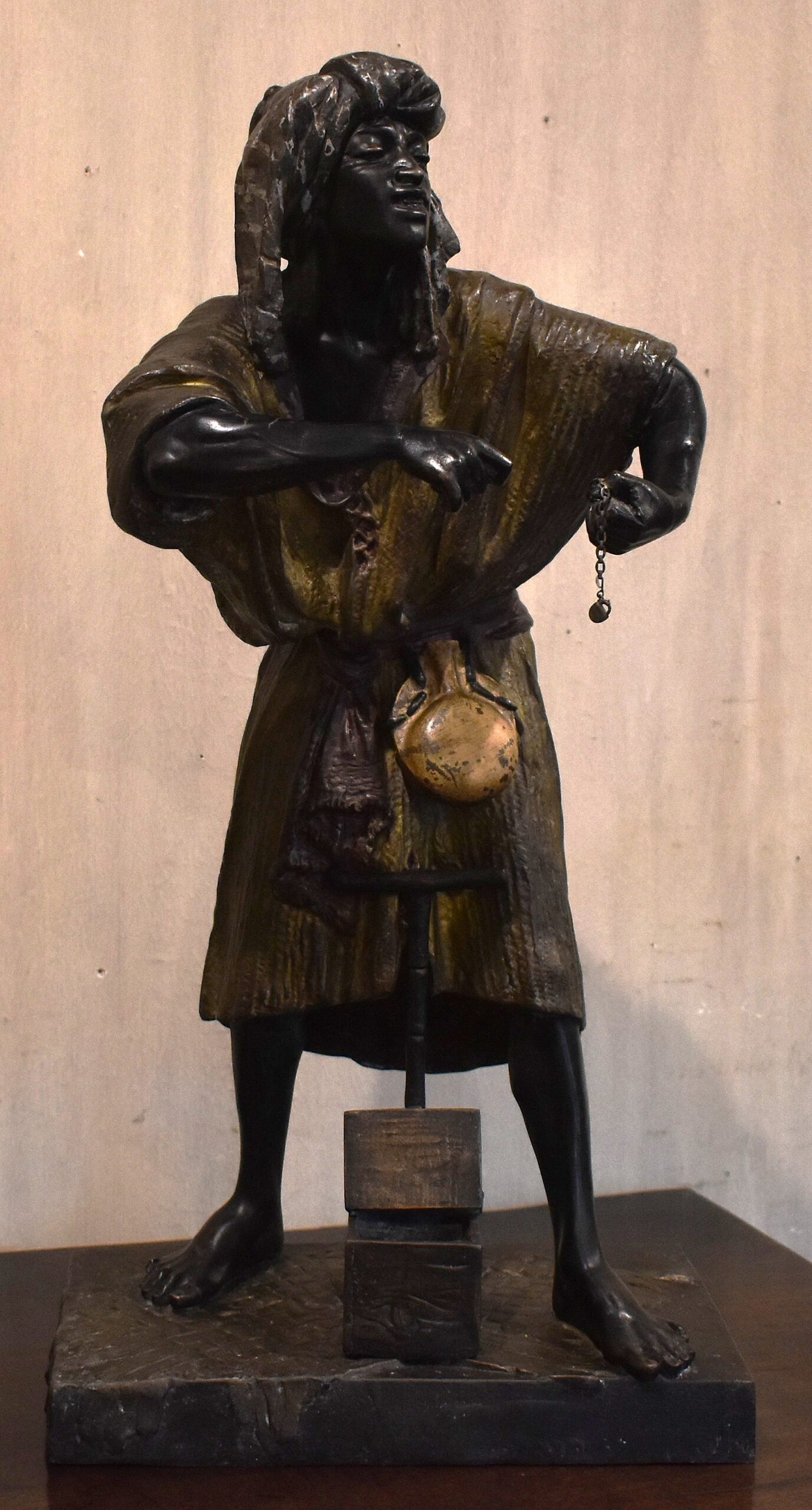 Bronze of an Arab merchant by Arthur Waagen - Image 7