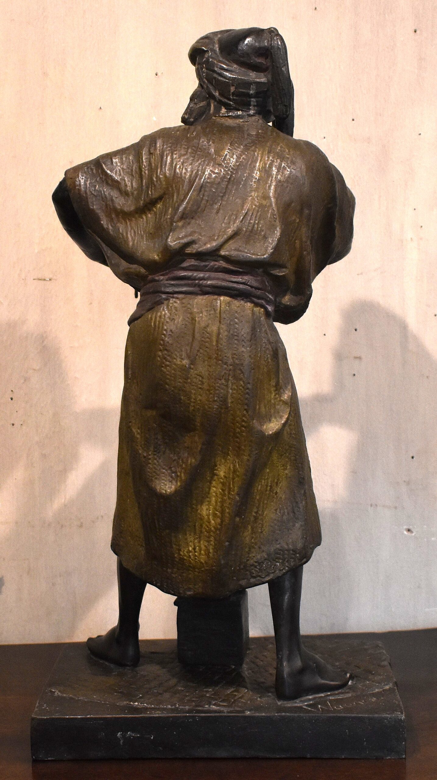 Bronze of an Arab merchant by Arthur Waagen - Image 3