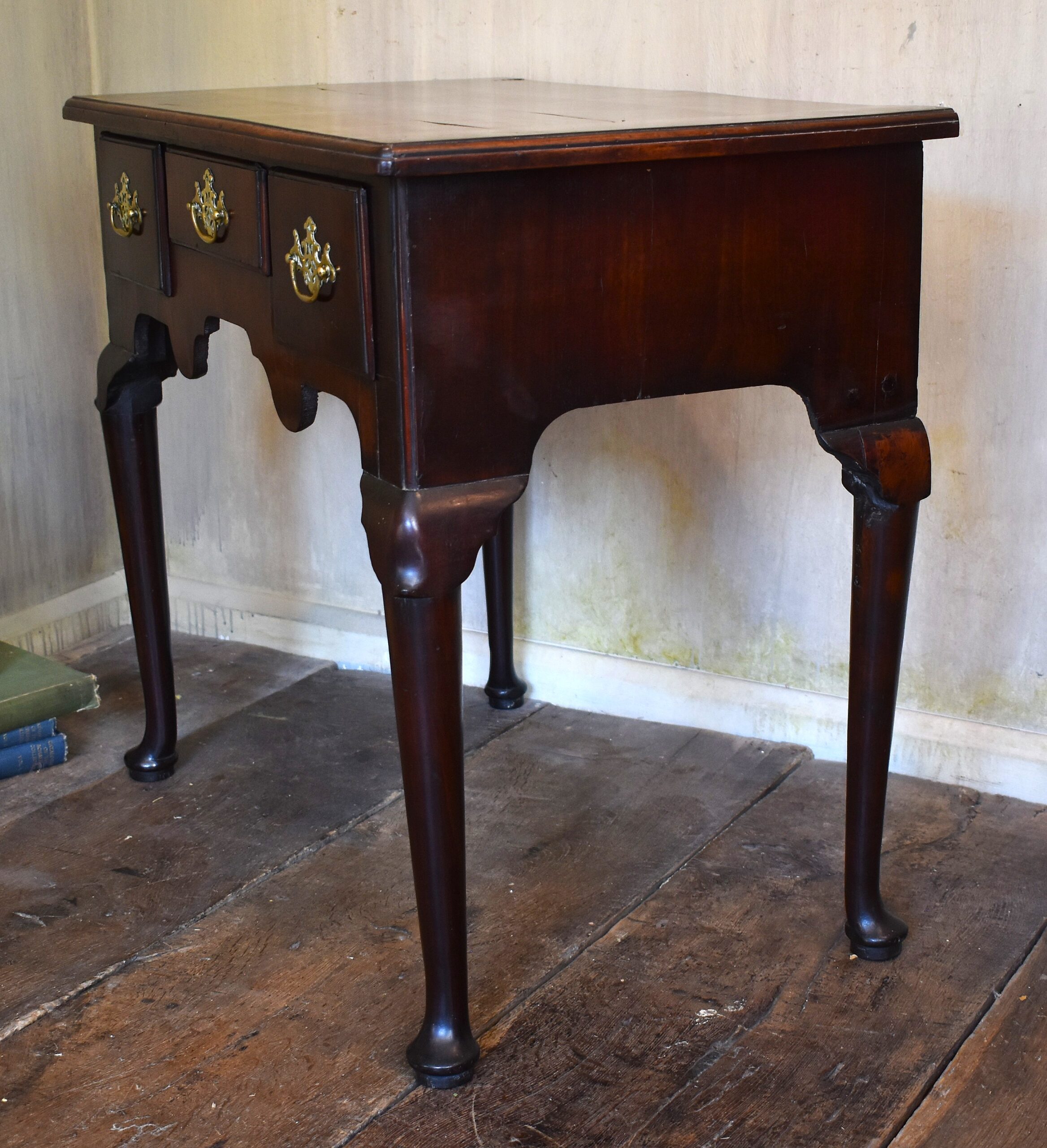 Georgian mahogany lowboy - Image 3
